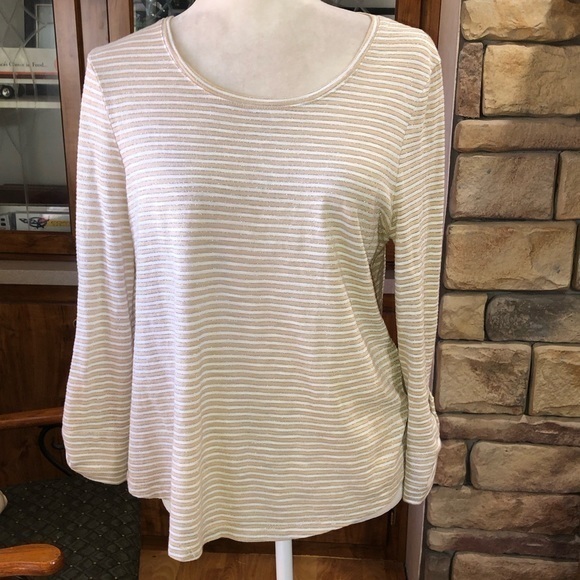 Chico's Tops - CHICOS SIZE 0 SIZE SMALL THE ULTIMATE TEE WITH METALLIC THREAD THRU TAN & WHITE